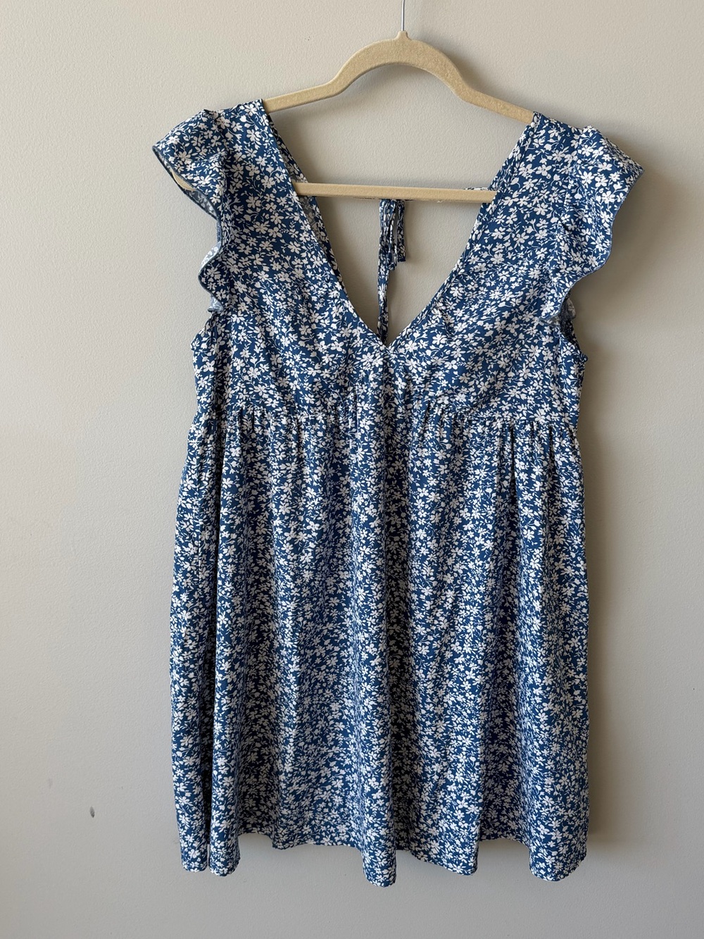 SHEIN Blue Floral V-Neck Ruffle Sleeve Kids Dress